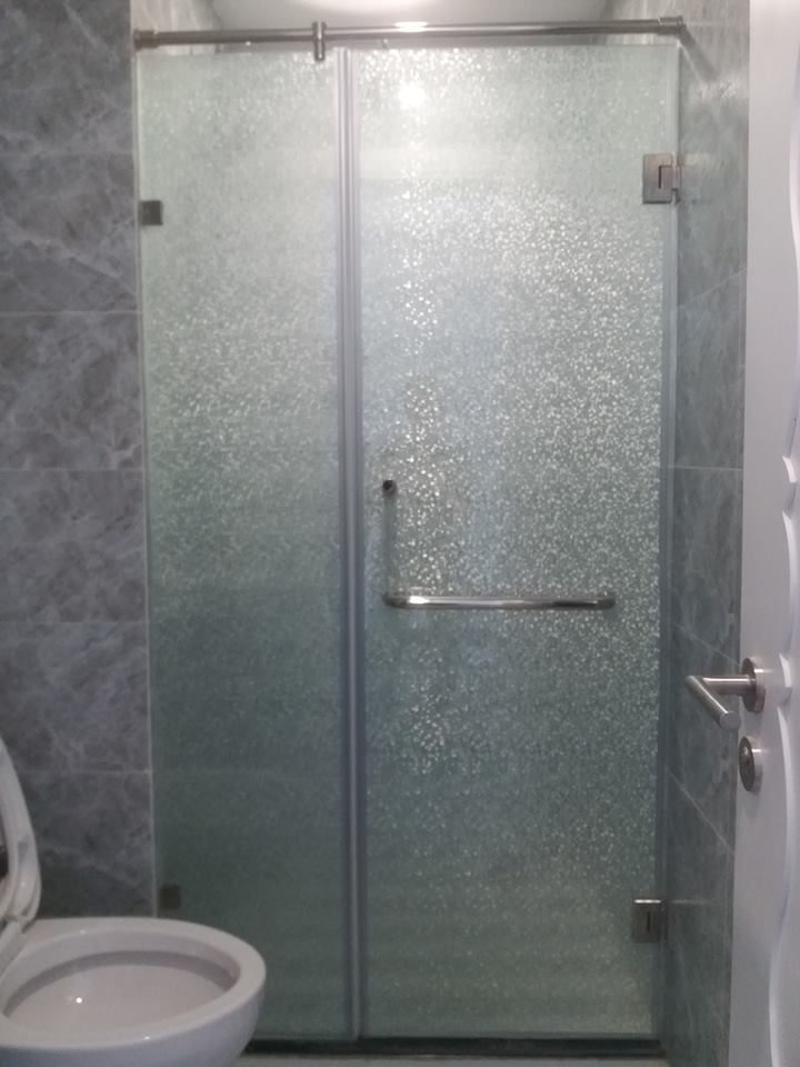  Thi công lắp đặt vách tắm kính cao cấp tại GoldMark City